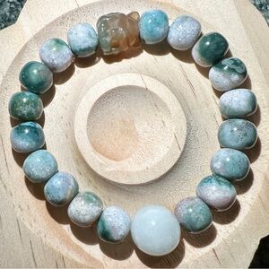 6.75 in Alashan Desert Agate Green Beaded Bracelet 10mm with Jade Center 13.4mm